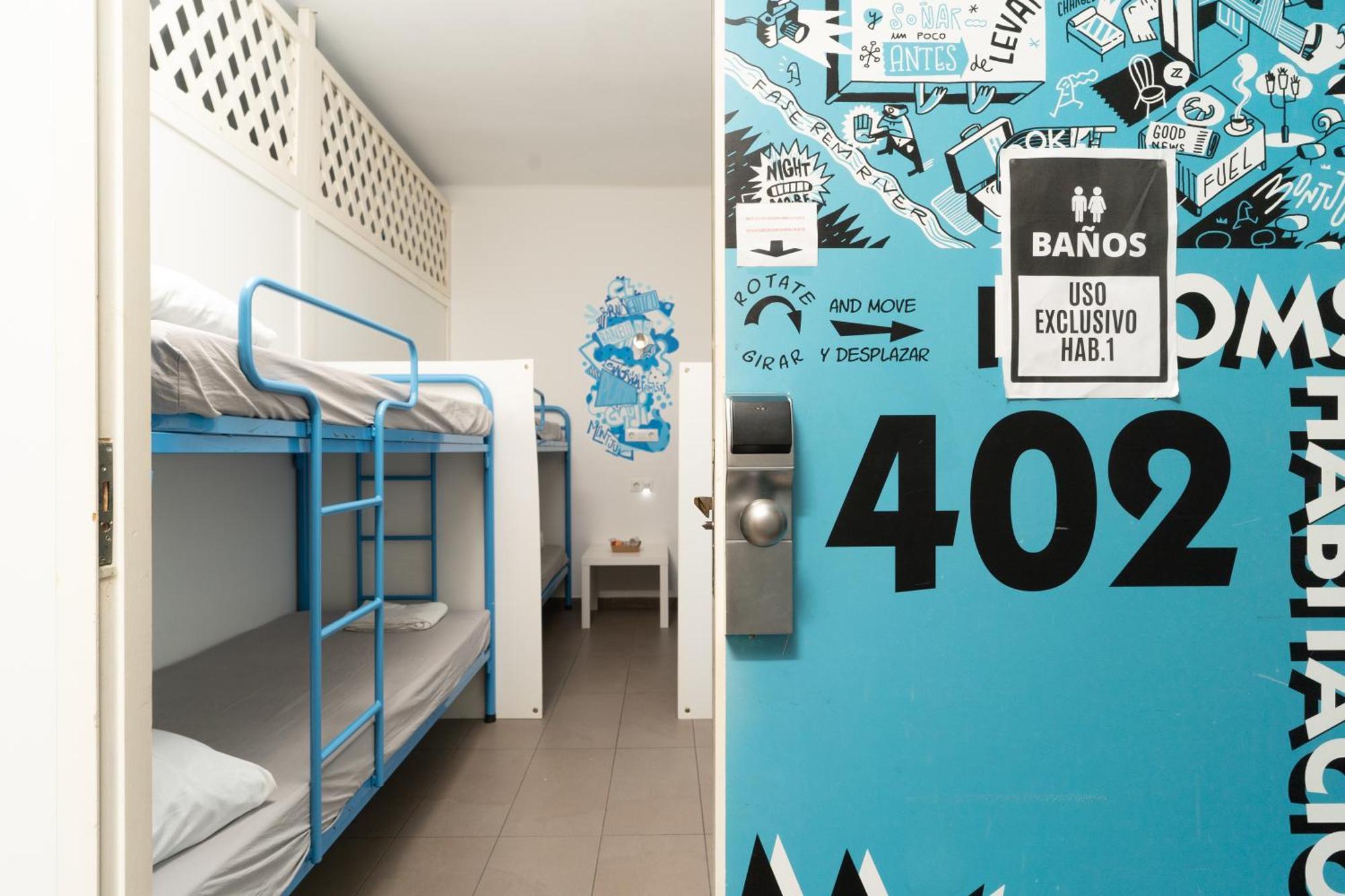 Bedcelona Hostel Barcellona Esterno foto