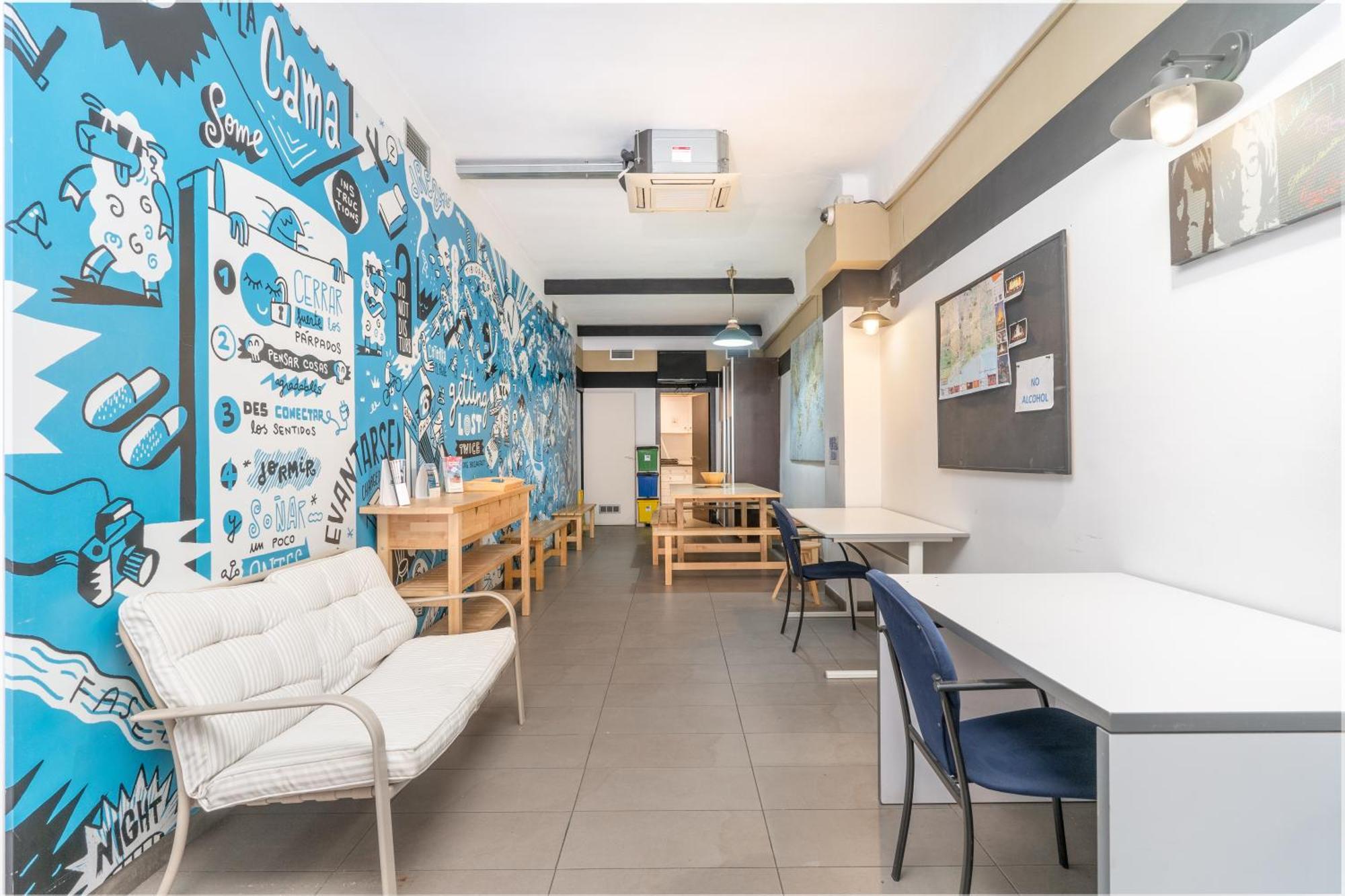 Bedcelona Hostel Barcellona Esterno foto