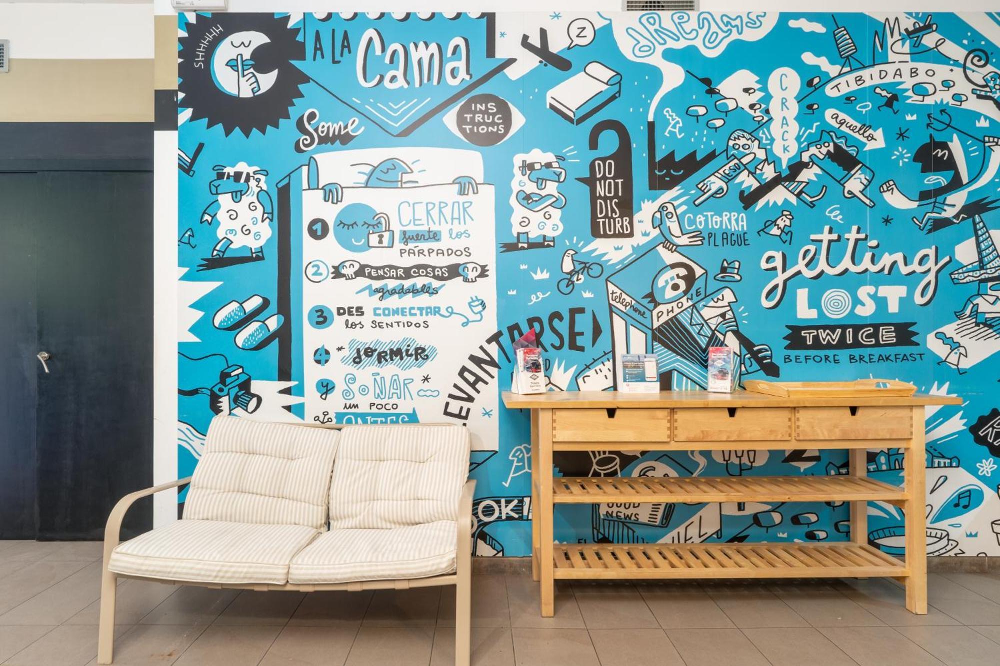 Bedcelona Hostel Barcellona Esterno foto