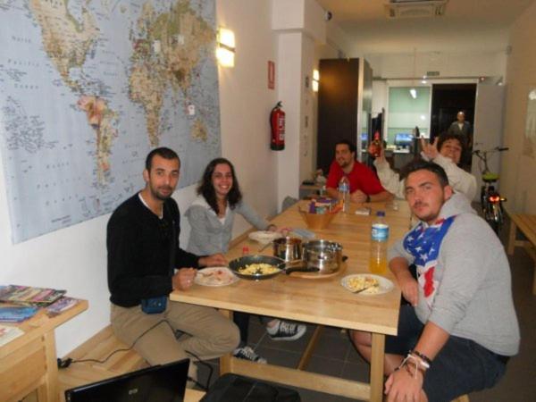 Bedcelona Hostel Barcellona Esterno foto