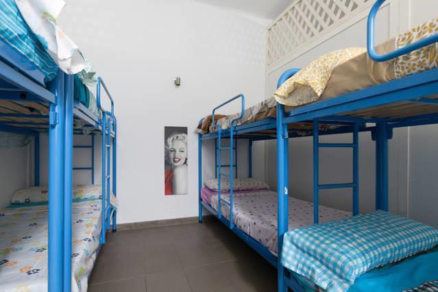 Bedcelona Hostel Barcellona Esterno foto